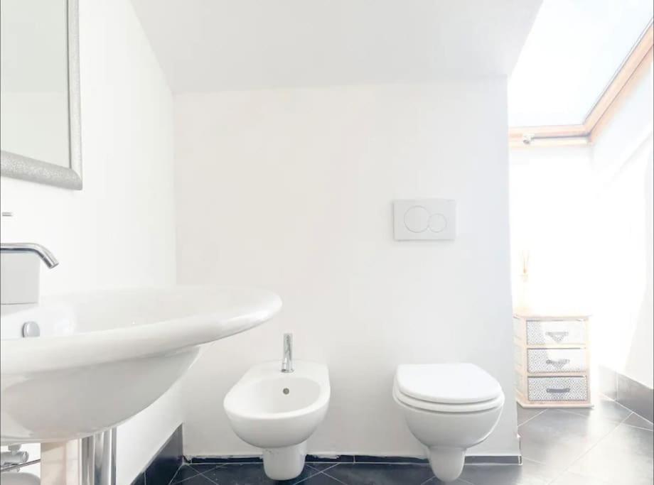 Ferienwohnung Mansarda Vista Mare A Zinola Savona Exterior foto