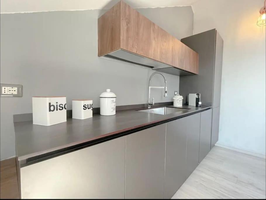 Ferienwohnung Mansarda Vista Mare A Zinola Savona Exterior foto